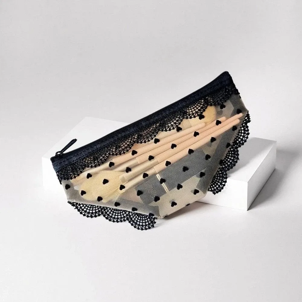 Creativity Briefs Shape Cosmetic Bag Mesh Lace Heart Makeup Storage Pouch Transparent Y2K Toiletry Bag Storage for Travel