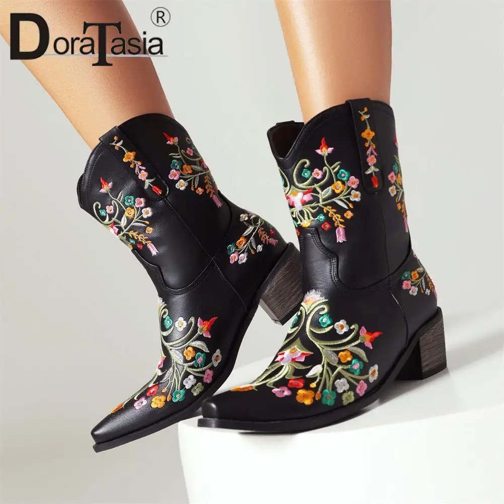 

Plus Size 50 Ladies Vintage Western Cowboy Boots Women Fashion Embroider Flower Chunky Heels Ankle Boots Classic Shoes Woman