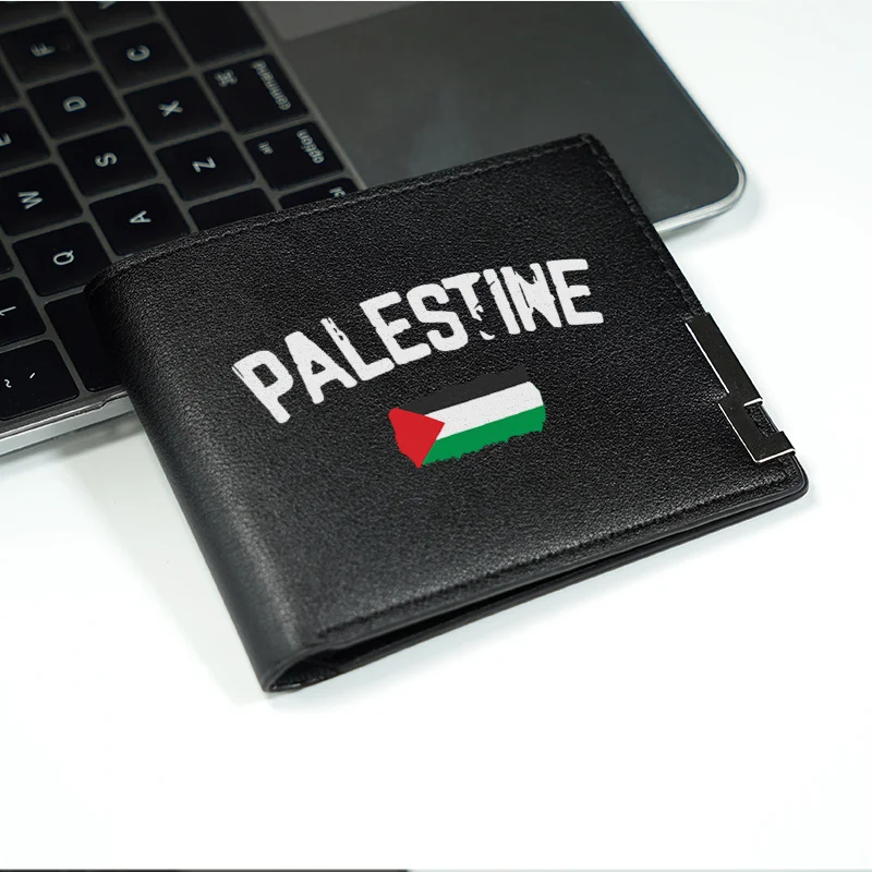 MĘSKI PORTFEL W STYLU PALESTYŃSKIEJ FLAGI, WYKONANY Z EKO-SKÓRY, LEPKI, LEKKI, TRWAŁY, ELEGANCKI AKCESORIUM DLA CODZIENNEGO UŻYTKU.