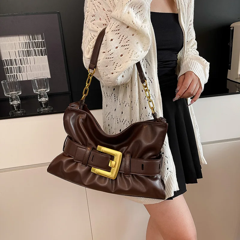 

Модная индивидуальная плиссированная сумка подмышки, женская нишевая сумка большой вместимости, простая сумка на плечо, модная дизайнерская сумка с пряжкой на ремне