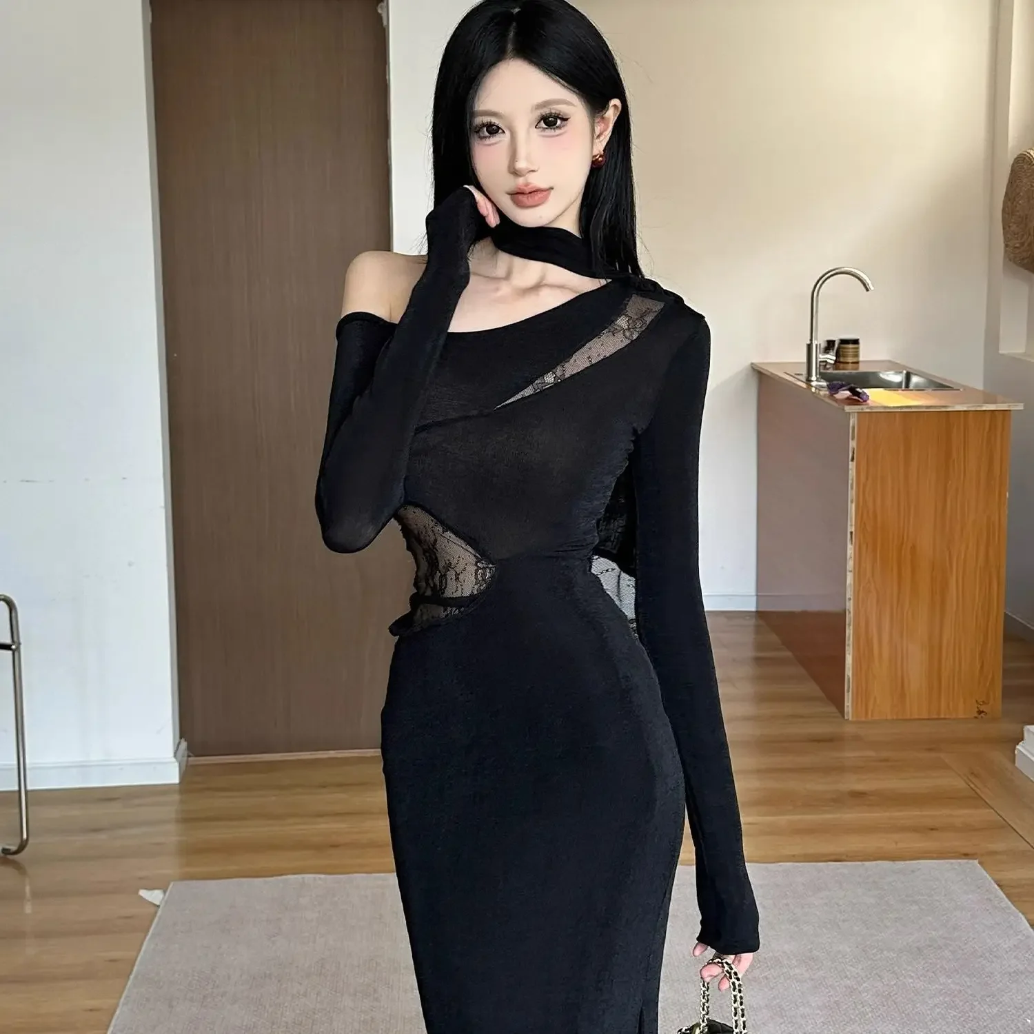 Abito da banchetto con spalle oblique e temperamento con giunture in pizzo, gonna lunga aderente e aderente