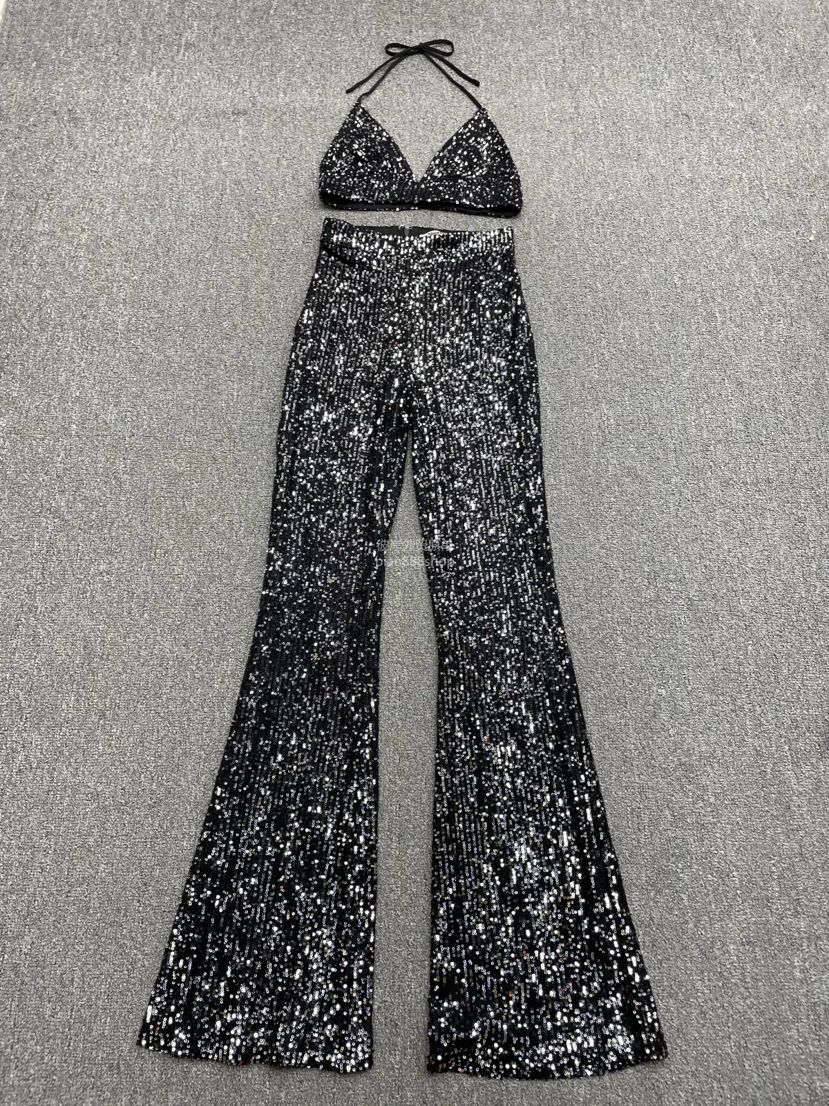 Odpowiedni na scenę crop top i spodnie z rozszerzanymi nogawkami, błyszczący, modny strój na festiwal muzyczny, styl hot girl, spódnica z wysokim stanem w kształcie litery A.