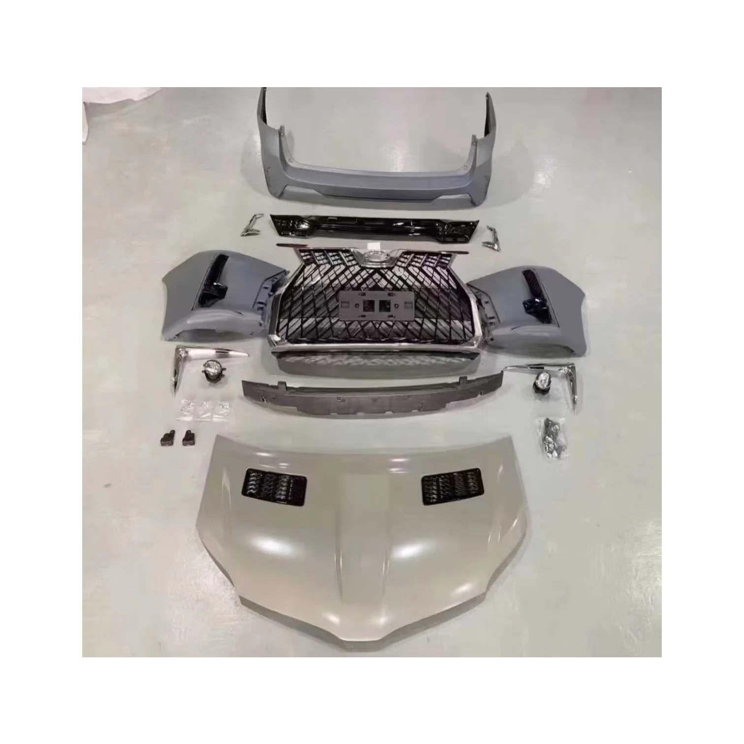 

Защитный обвес (бампер) для Toyota Sienna 2011-2020