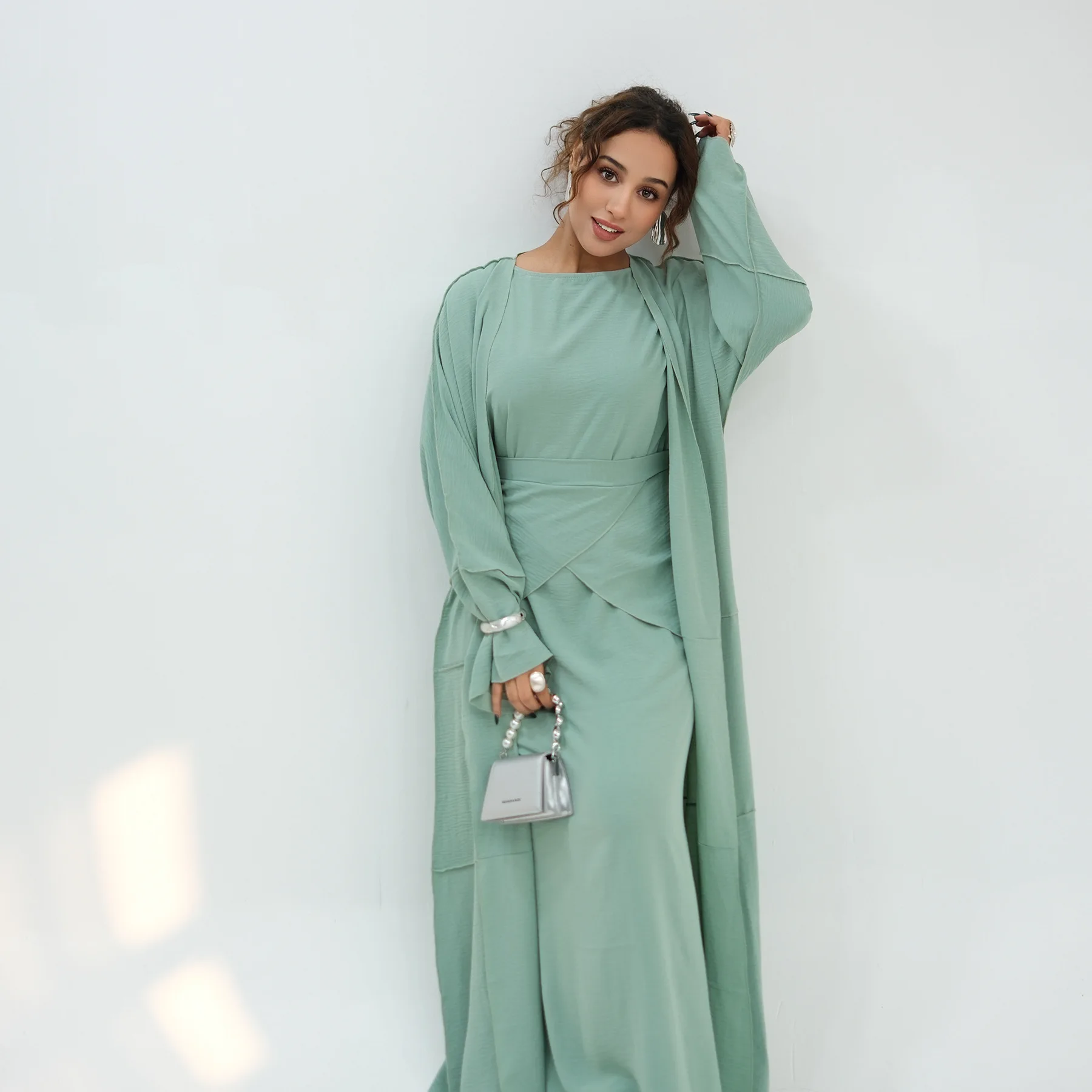 

Комплект: Абайя-кардиган и внутреннее платье с накидкой для женщин, в стиле мусульманского марокканского кафтана, саудовского халата, турецкого кафтана.