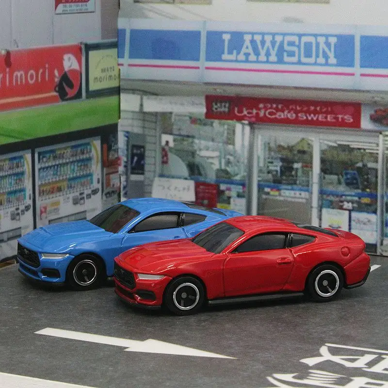 

TAKARA TOMY Red White Box Alloy Car Model Toy 91 Ford Mustang 917366