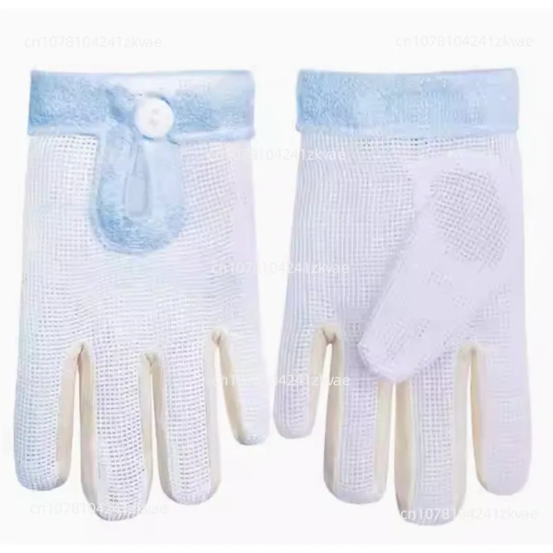 Poner los aparatos para comer la mano del bebé, aparatos para dejar el pulgar y comer los dedos