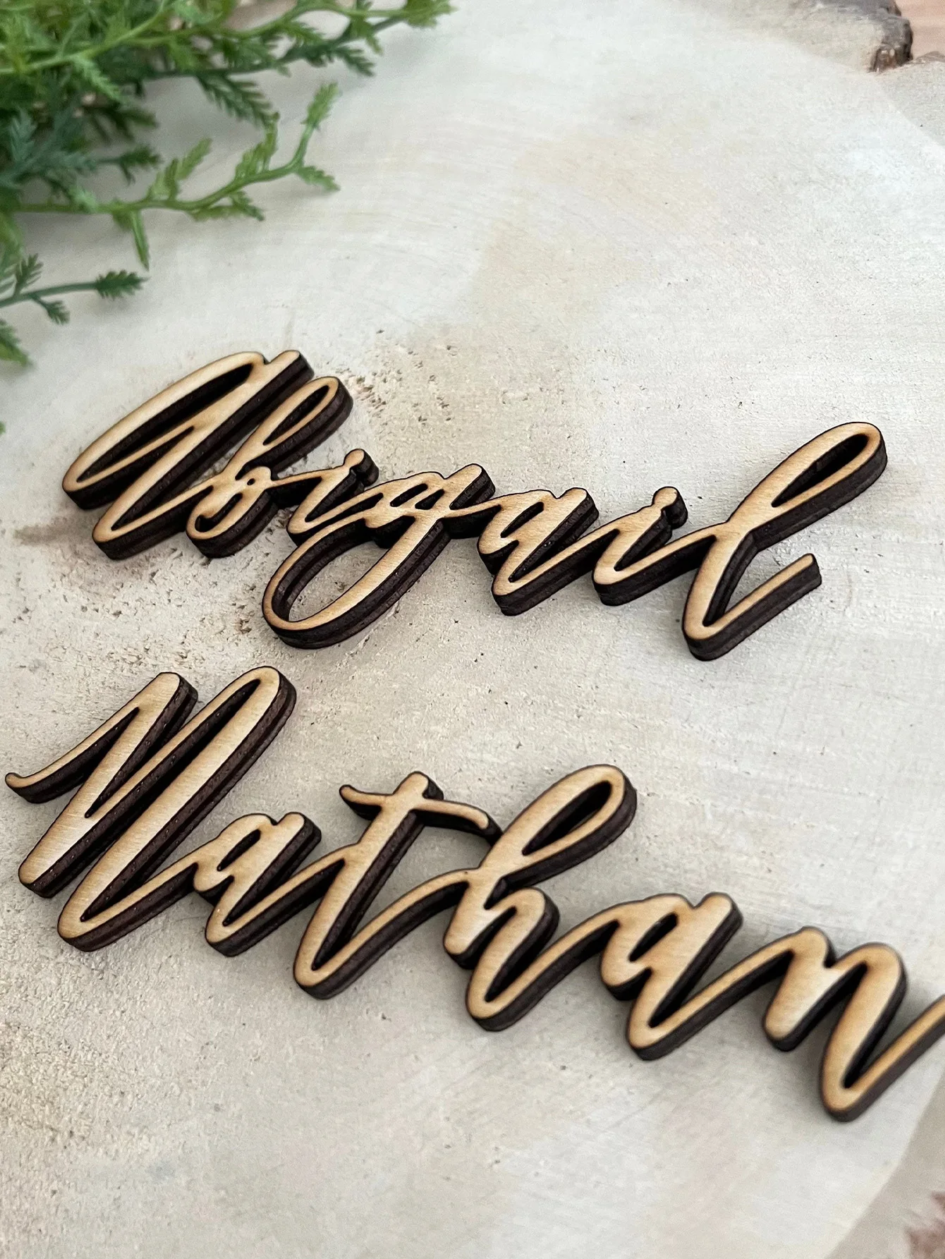 Tarjeta de asiento personalizada, tarjeta de lugar personalizada con nombre de madera, texturizada y elegante para eventos, accesorio único grabado con láser, 1 ud.