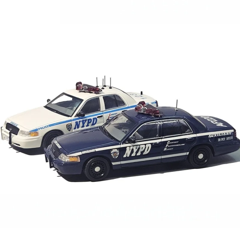 

Металлическая модель патрульной машины GOC 1:64 CV VictoriaCrown New York Series