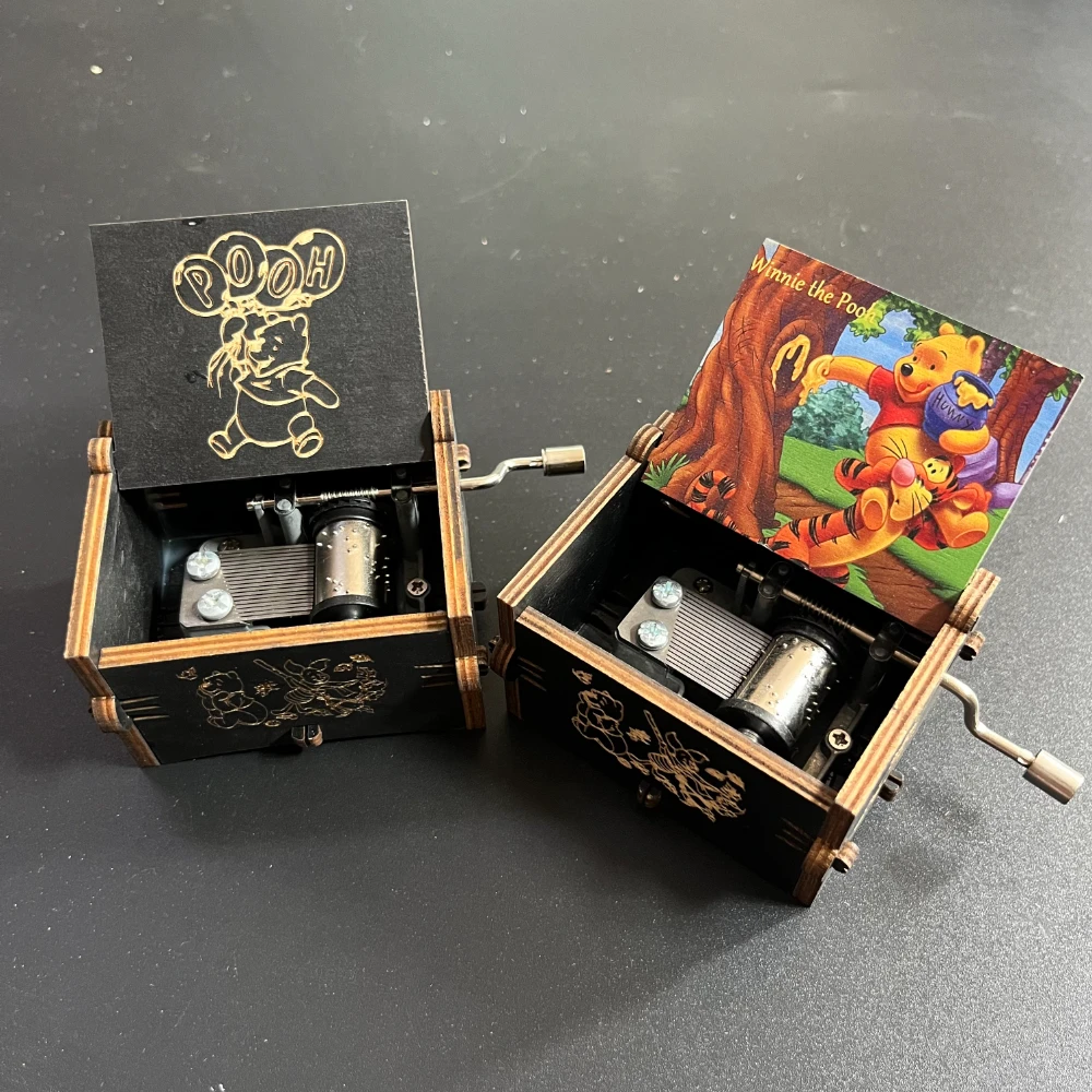 Caja de música de madera con diseño de Anime, adornos decorativos para el hogar, cajas musicales talladas, juguetes para niños y niñas, regalo de cumpleaños