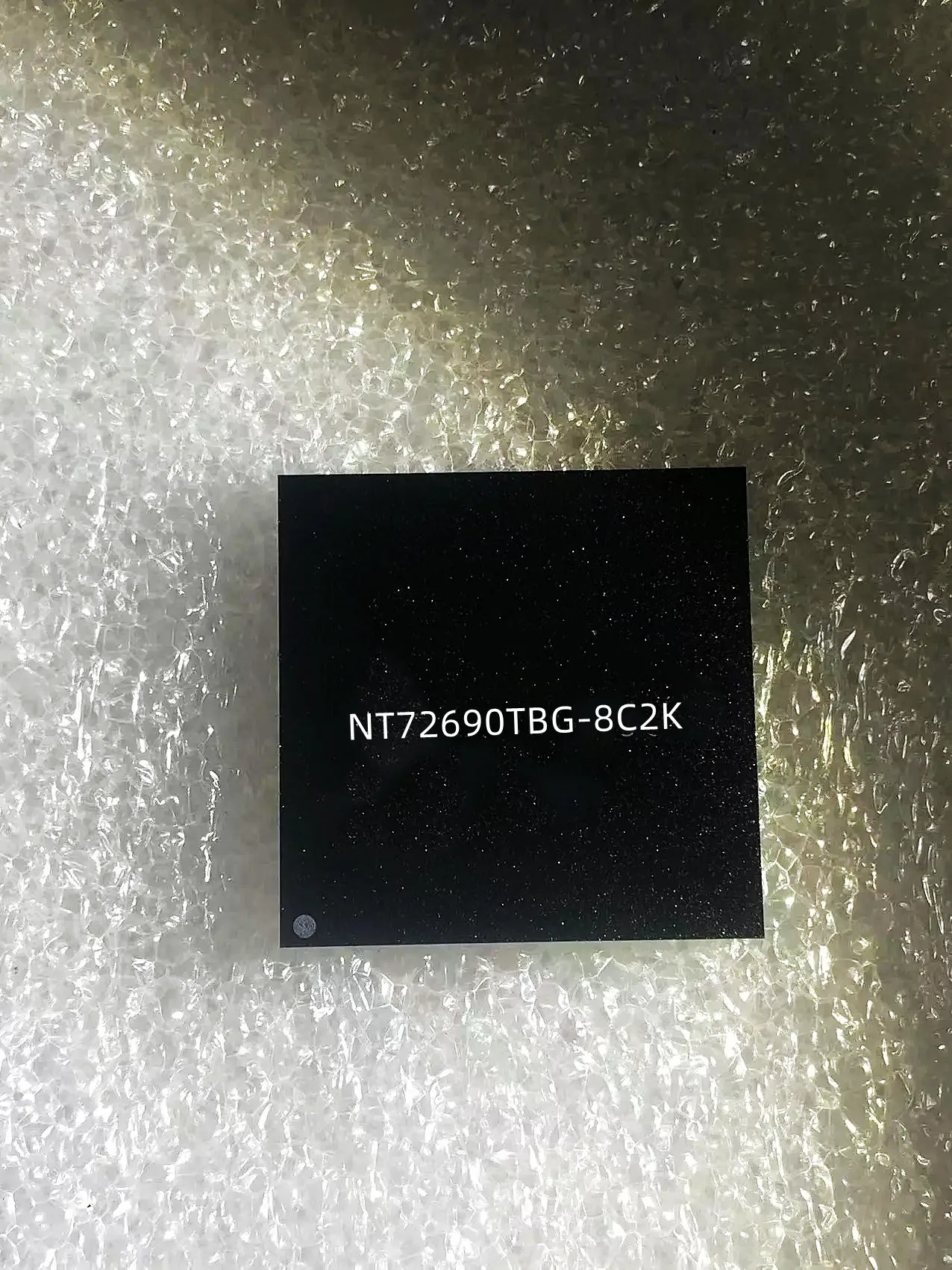 

1PCS NT72690TBG-8C2K brand new stock NT72690TBG-8C2K QFN integrated circuit chip IC support BOM one-stop quotation