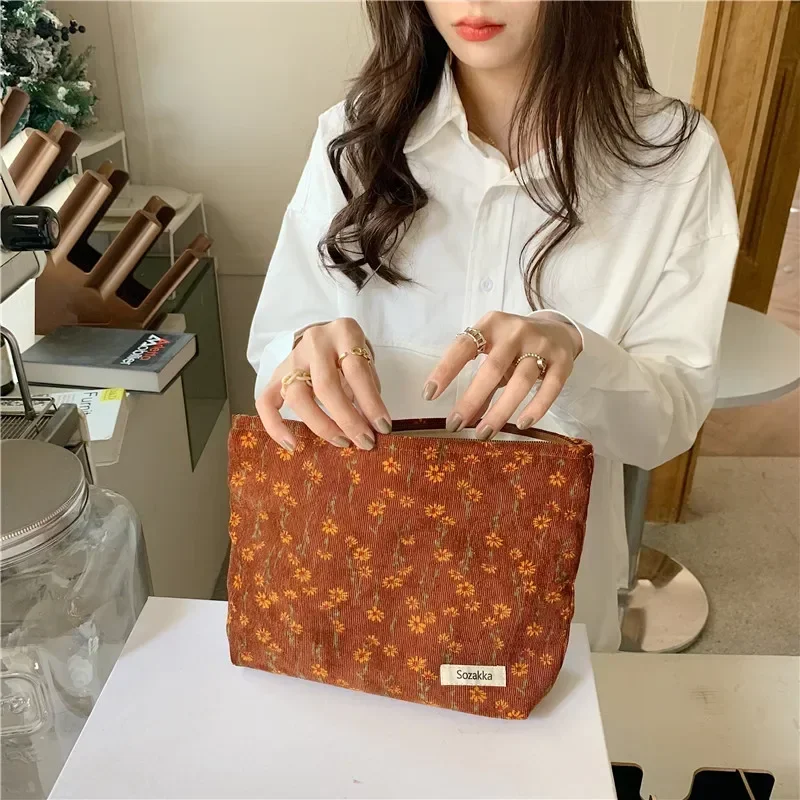 Large Capacity Corduroy Cosmetic Bag Fashion Floral Printing Travel Storage Bag Toiletry Makeup Organizer Clutch Bag