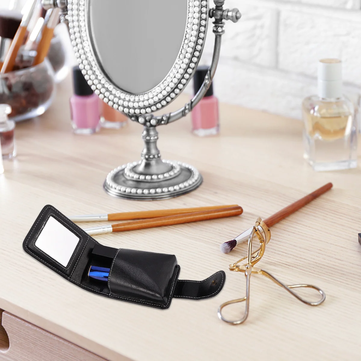 

1Pcs Lipstick Pouch Small Portable Makeup Case with Mirror Premium for on-The- Essential