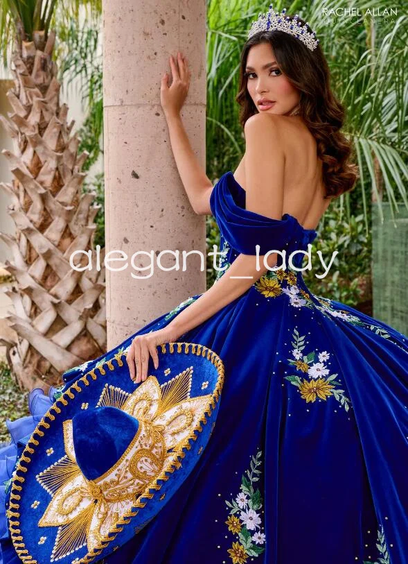 Vestidos de quinceañera de terciopelo de princesa Charro azul real 2025, vestidos con volantes y bordado Floral con hombros descubiertos, quinceañera de 15 años