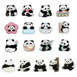 Risvolto Panda acrilico Panda Pin simpatico cartone animato fiore Panda spilla spilla orso animale distintivo partito