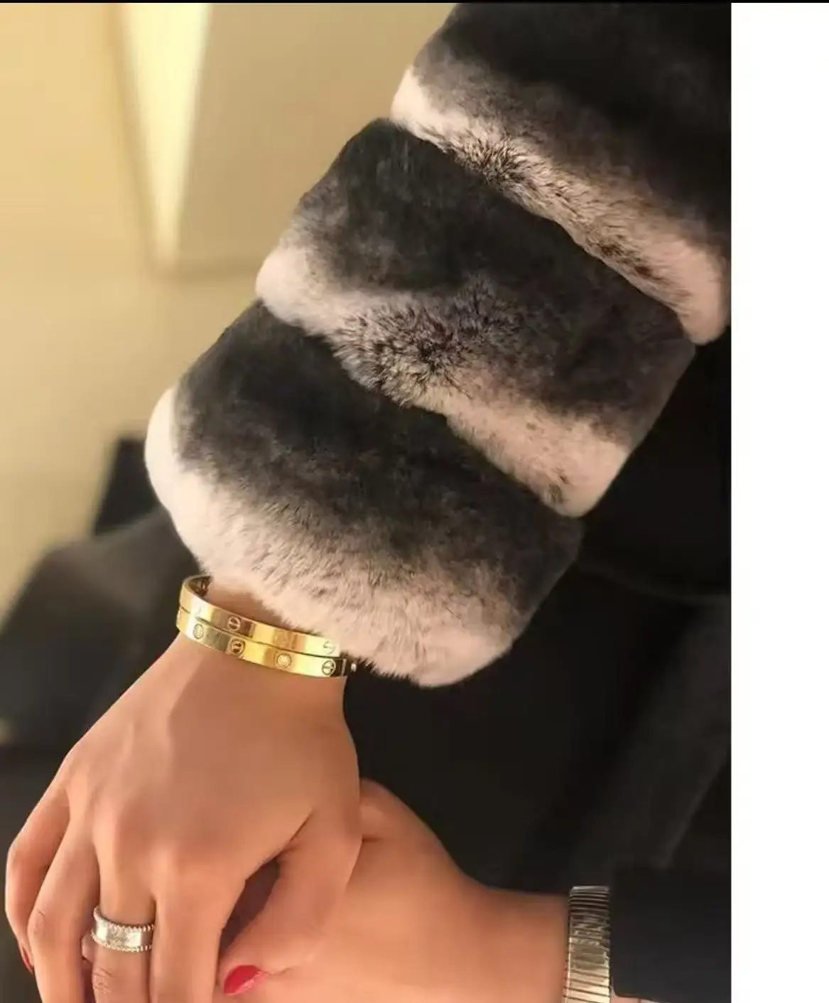 

Women Winter Fur Coat Rex Rabbit Fur Cuff New Fashion Warm New Arrivals