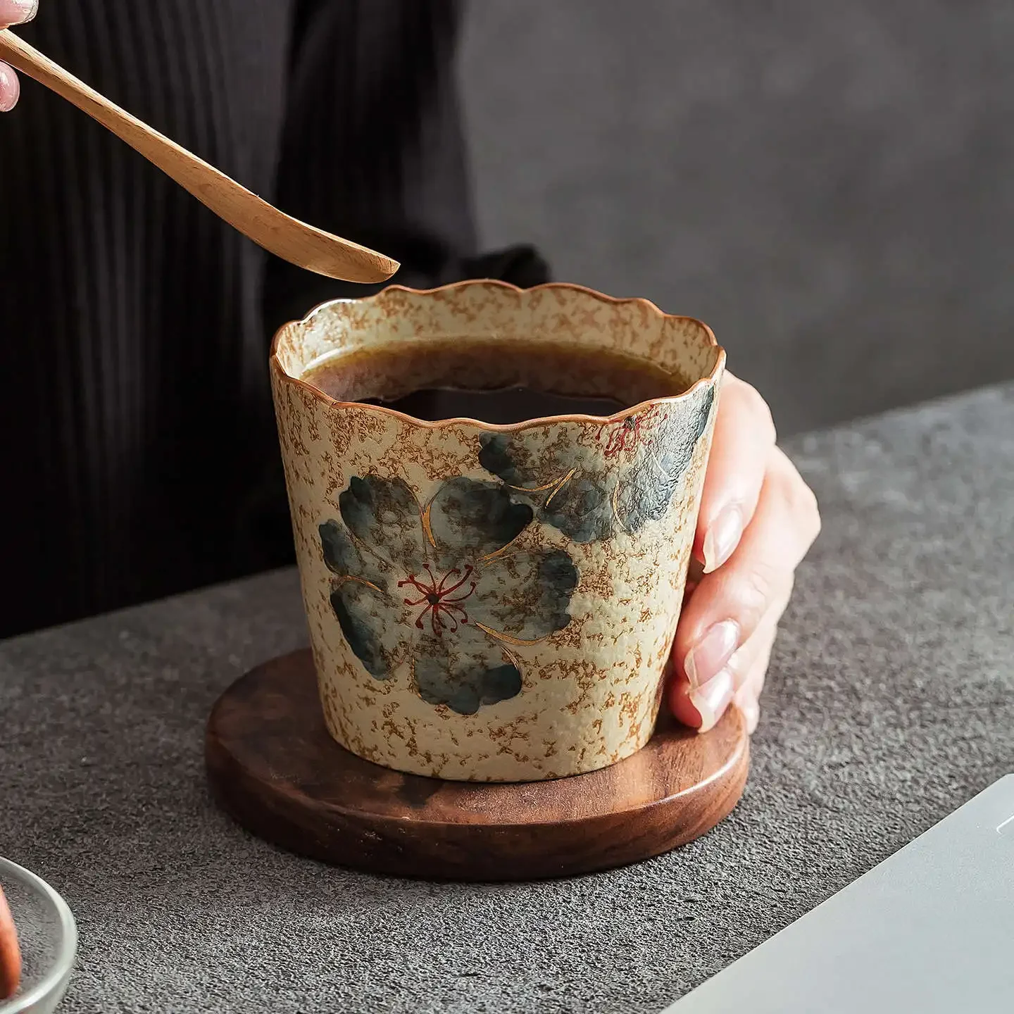 

CL latte ceramic coffee cup light luxury high sense retro hand-painted flower afternoon teacup water cup wholesale