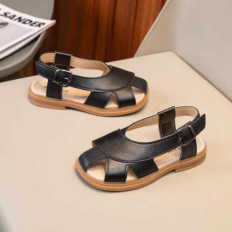 Mode Sandalen Nieuwe Veelzijdige Comfort Meisjesschoen Antislip Platte Zachte Kinderschoen Retro Eenvoudige Jongensschoenen Prachtige Trendy Strandschoenen