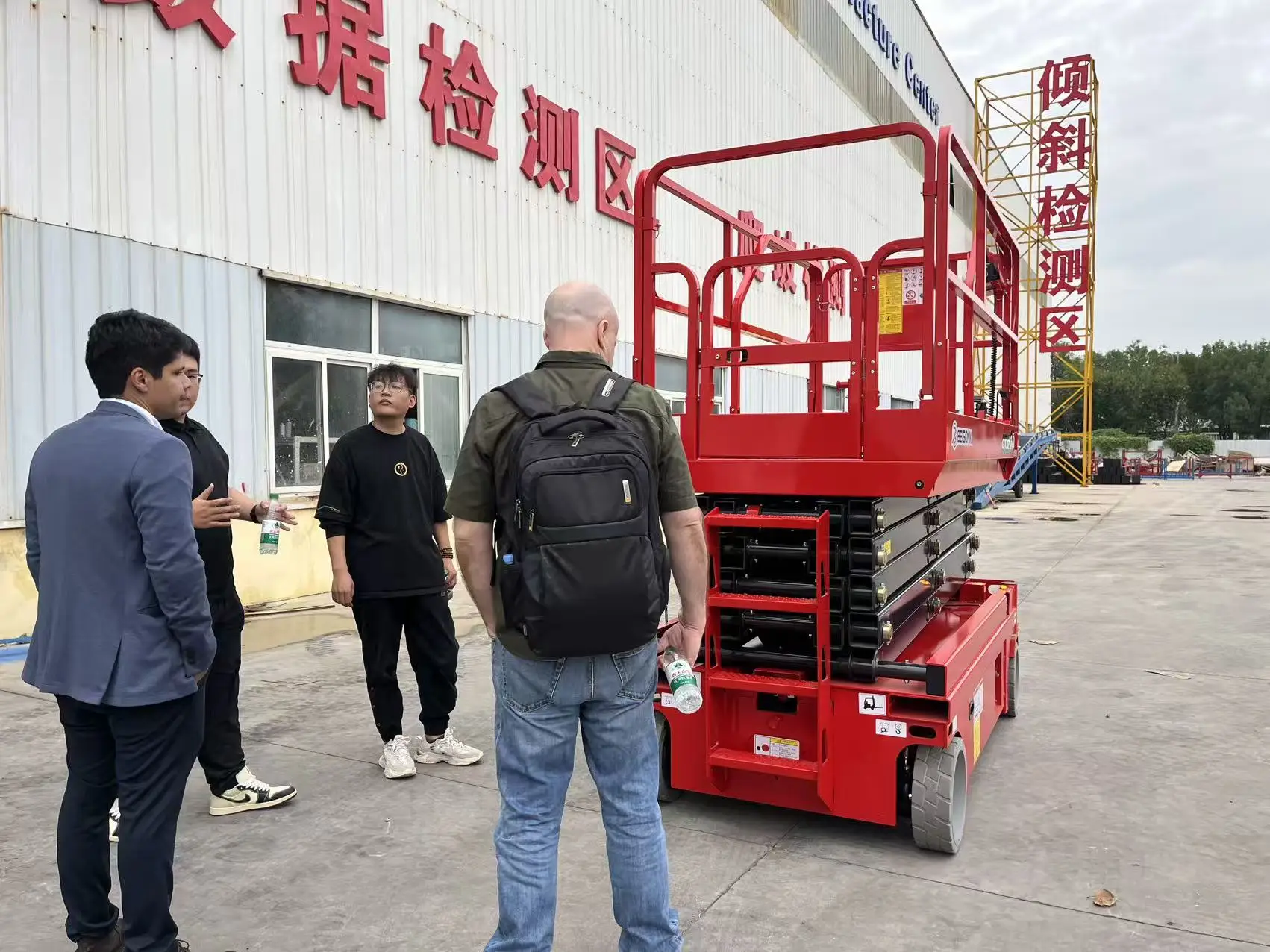 4-14 Meters Double Column Aluminum Alloy High Altitude Maintenance Lifting Platform  Column Hydraulic Lift