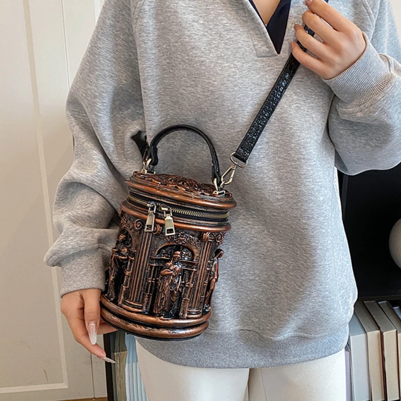 Interior Design Style - Bolso de Mano Estilo Barroco con