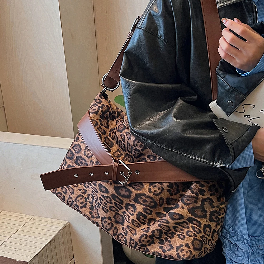 

Новинка 2025 года, повседневная сумка через плечо из искусственной замши с леопардовым принтом, уличная сумка-тоут большой вместимости, универсальные сумки на плечо для поездок на работу