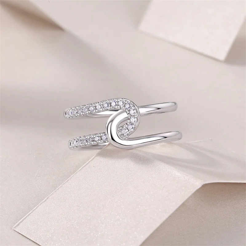 R13687 Lefei الموضة الفاخرة العصرية غرامة الكلاسيكية مويسانيتي تصميم الصليب خاتم على شكل زر سحر النساء s925 الفضة والمجوهرات هدايا الحفلات
