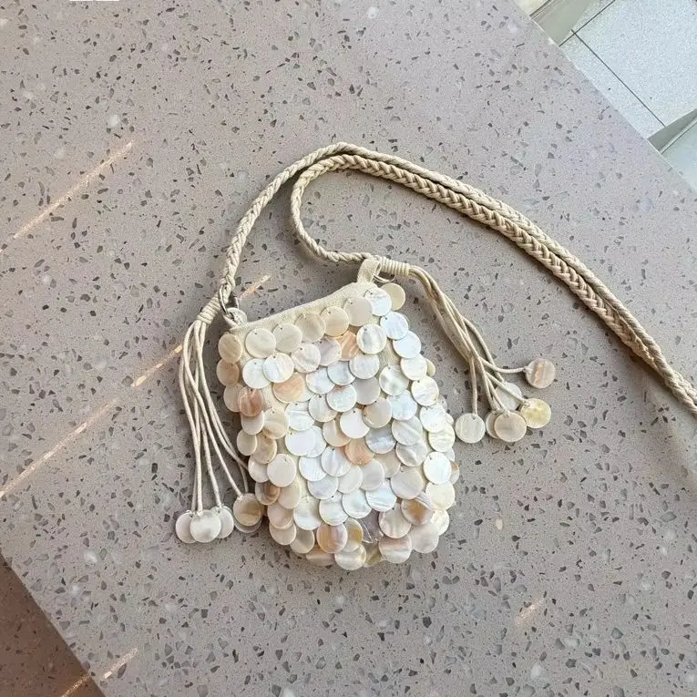 Luxury Sequin Internal Chain Shell Handmade Purse Tote Handbag Hobo Evening Bag New Designer Woven Shoulder Bag for Women