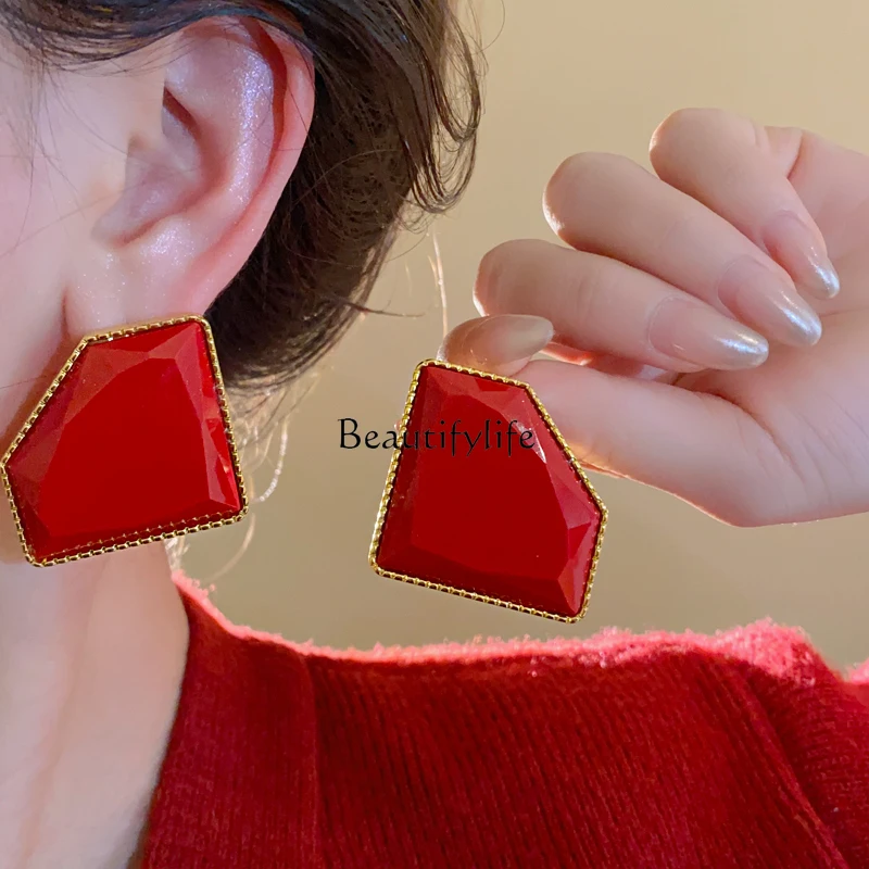 

Retro exaggerated red multi-faceted geometric big stud earrings Hong Kong style fashion earrings