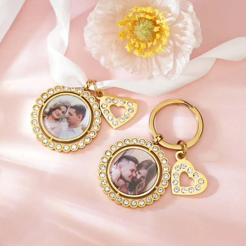 

Personalized Round Photo Locket Keychain 18k Gold Plated Frame Ornament Key ring Custom Stainless Steel Jewelry For Women Gift