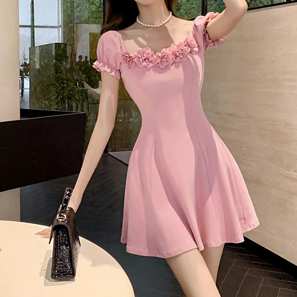

2025 summer new scheming small man heavy industry rose flower waist thin puffy dress women with chest pad