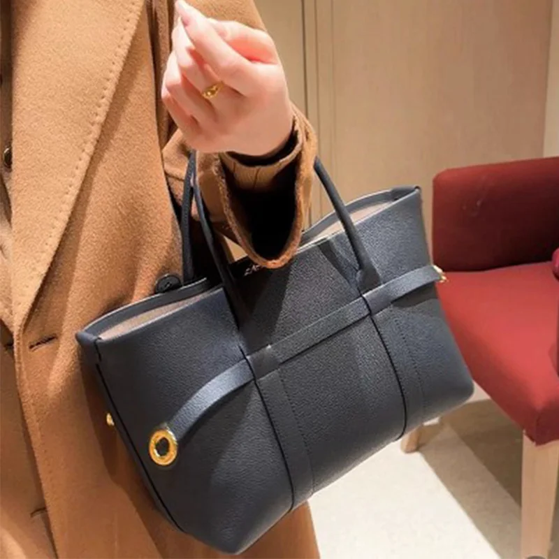 

Vintage Large Capacity Leather Handbag Fashionable Commuter Women's Single Shoulder Bag Stylish Tote Bags with Lychee Pattern