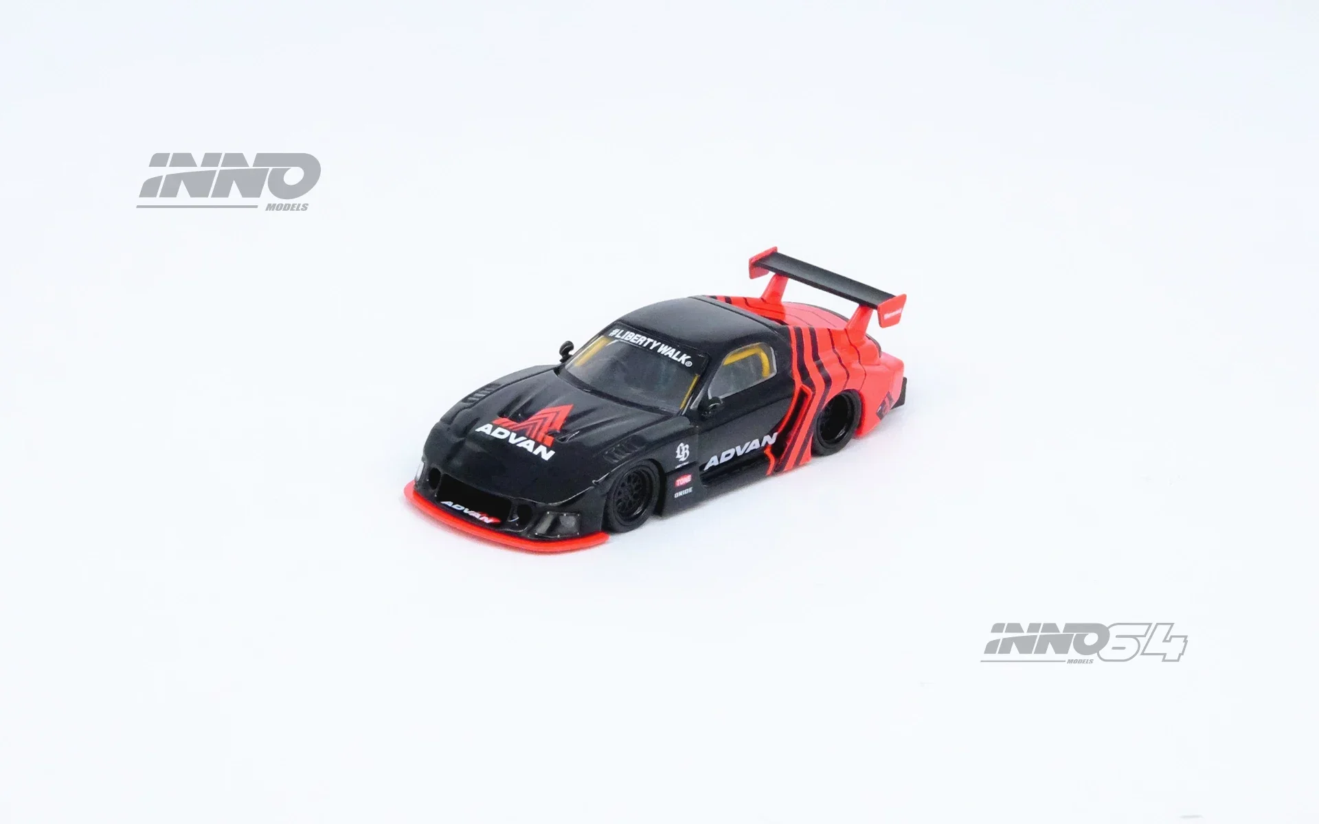 INNO 1:64 RX7 (FD3S) LB-SUPER SILHOUETTE ADVAN LIVERY Model Car