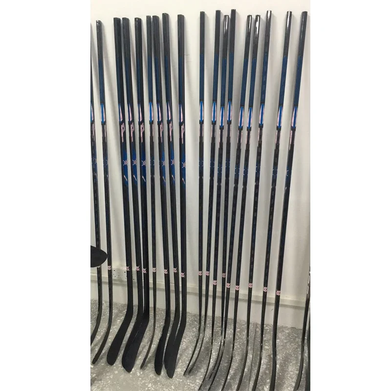 Nuovo modello superiore di bastoni da Hockey su ghiaccio in fibra di carbonio di marca personalizzata dalla fabbrica professionale della cina