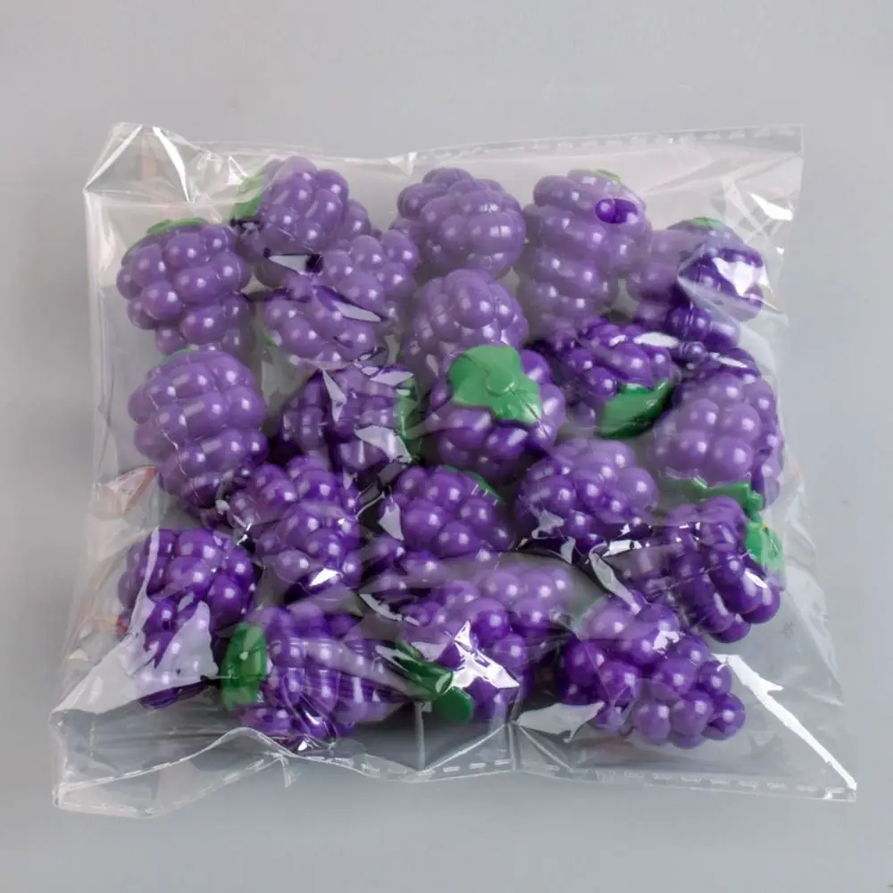 

20 шт. реалистичных миниатюрных моделей еды: клубника, груша, искусственные фрукты, банан, ананас, имитация кухонных игрушек