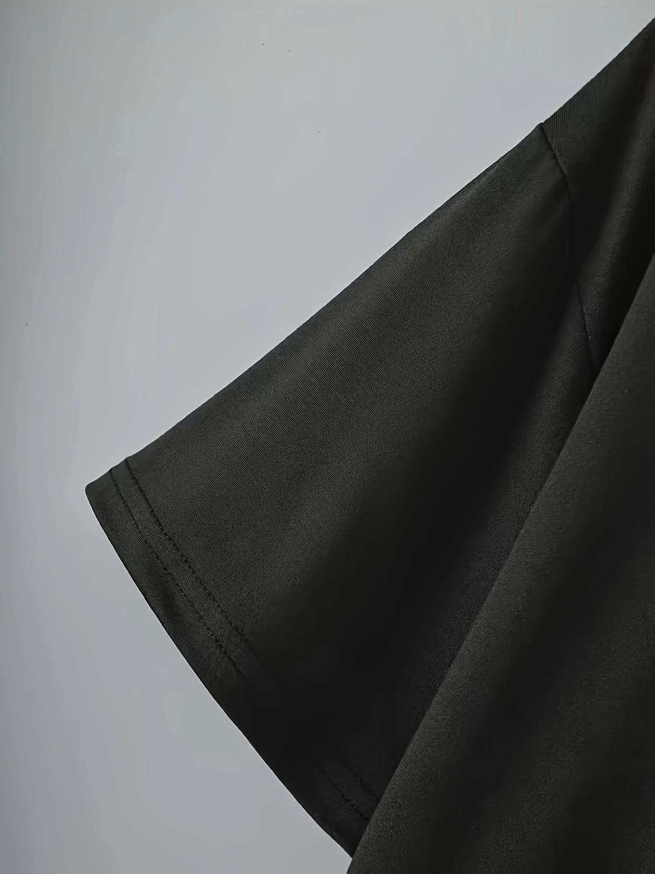 T-shirt sportiva casual a maniche corte da donna nera con design a cuore bianco Top casual T-shirt Abiti estetici Harajuk streetwear