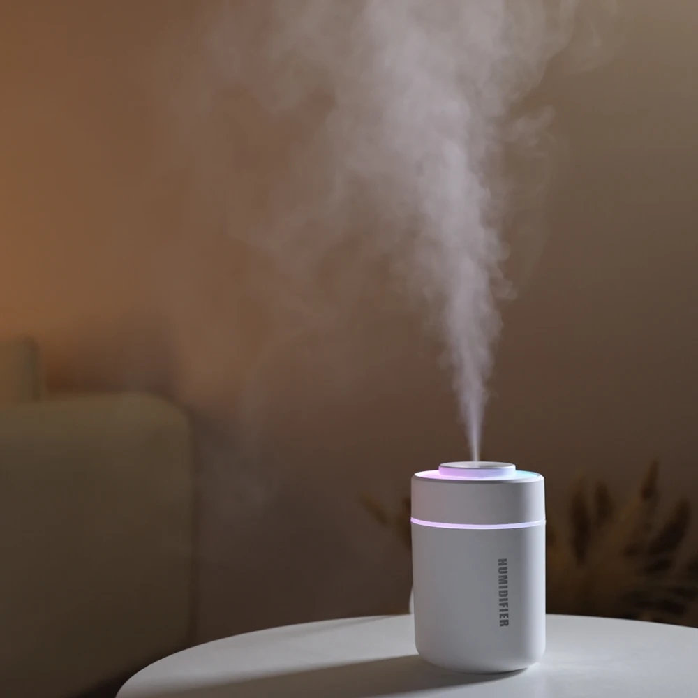 Mini humidifier with colorful lights USB compact office bedroom humidifier fog volume color changing ambient light humidifier