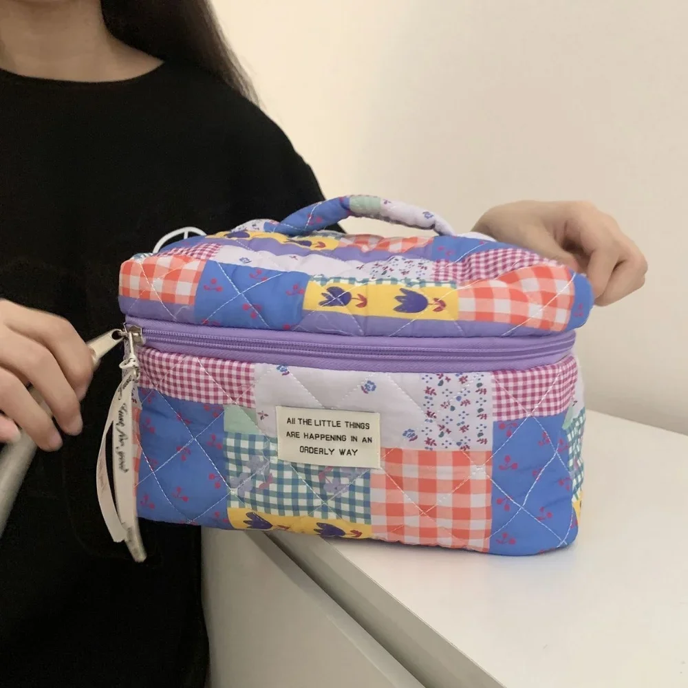 Fashion Cosmetic Bags Women Stylish Floral Quilted Toiletries Organizer Bag with Handle Female Large Capacity Travel Makeup Bag
