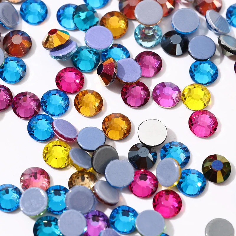 Tutte le taglie 40 colori Crystal AB Hotfix Strass, Strass di vetro Hotfix ferro su Strass per Nail Art cucito e decorazione del tessuto