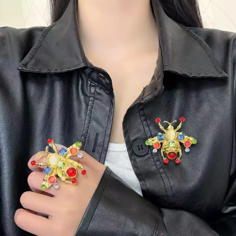 

Vintage Metal Ring for Women with Cat Eye Stone Bee Brooch Colorful Zircon Open Finger Ring Fashion Jewelry Daily Accessory
