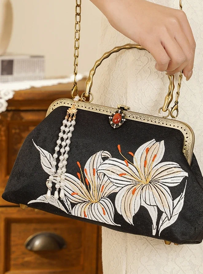 Women Vintage Retro Chic Floral embroidery fringes Kisslock Bamboo Handle Handbag Chinese Style Cottagecore Evening Shoulder Bag