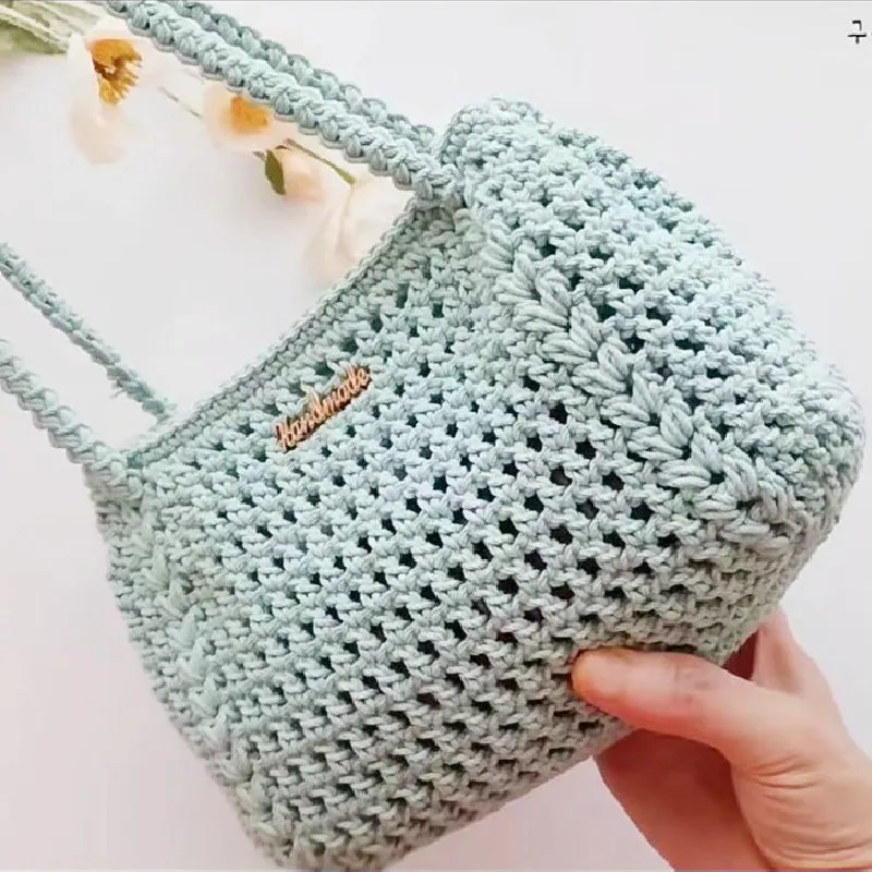 Handmade crochet hollowed out summer women\'s mobile phone bag, crossbody bag, lightweight, convenient, simple and fashionable