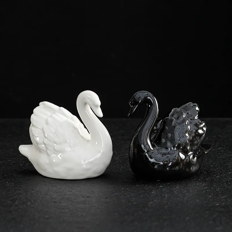 Keramik Weißer Schwan Heimdekoration Ornamente Statuen Luxuriöse Schwarze Cygnus-Skulpturen Möbelstücke zur Dekoration