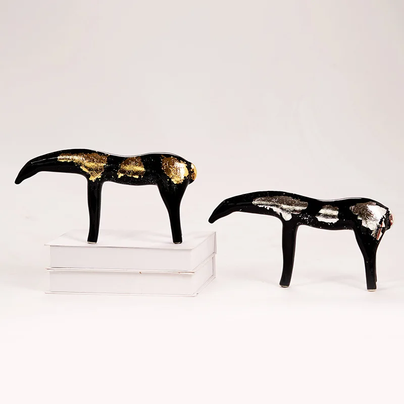 High-end handmade gold foil ceramic horse hotel clubhouse tea cabinet book bar area cabinet soft decoration