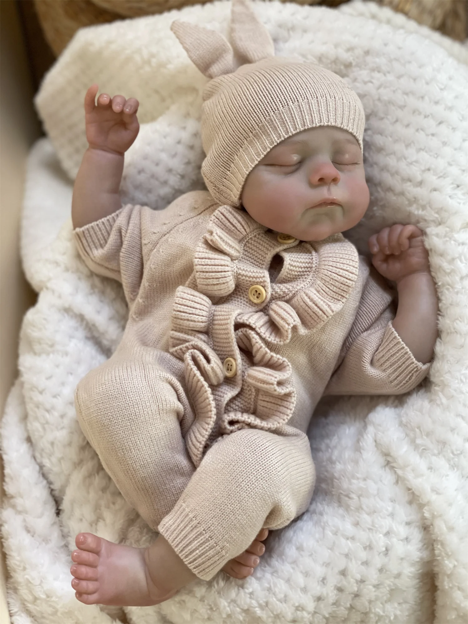Bambola Reborn Eric da 18-20 pollici con occhi chiusi con corpo in tessuto morbido Capelli dipinti a mano e pelle visibile Realistica Reale Bebe Reborn