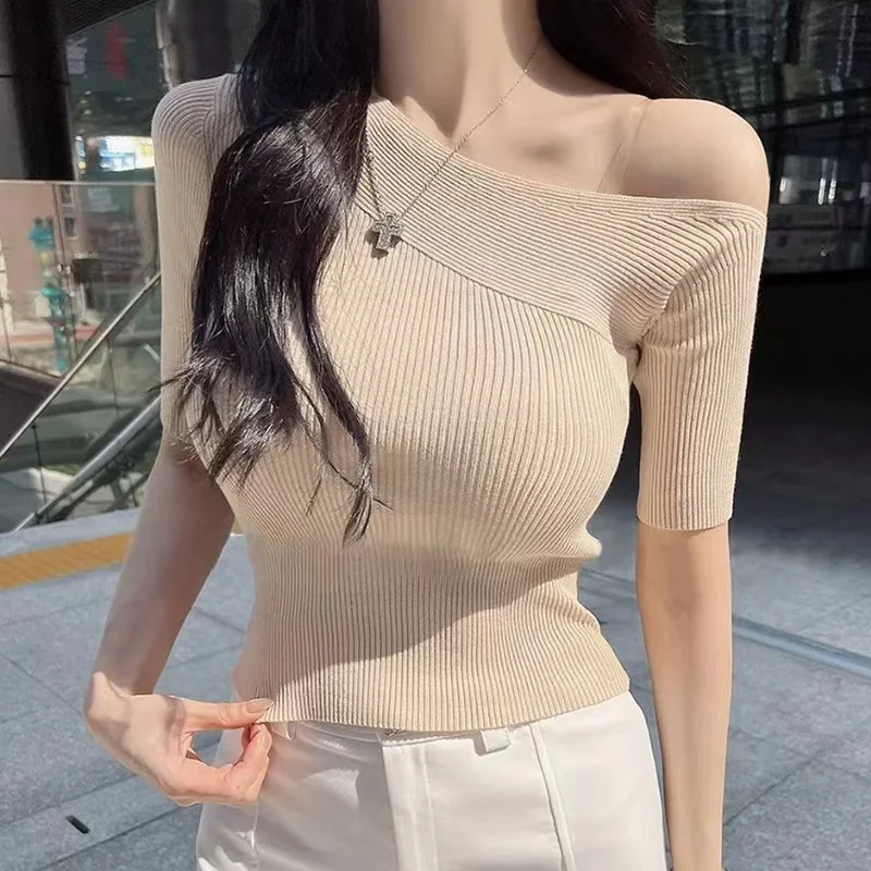 スリムフィットのニット素材の半袖Tシャツ、レディース、通勤、韓国風、春夏新作