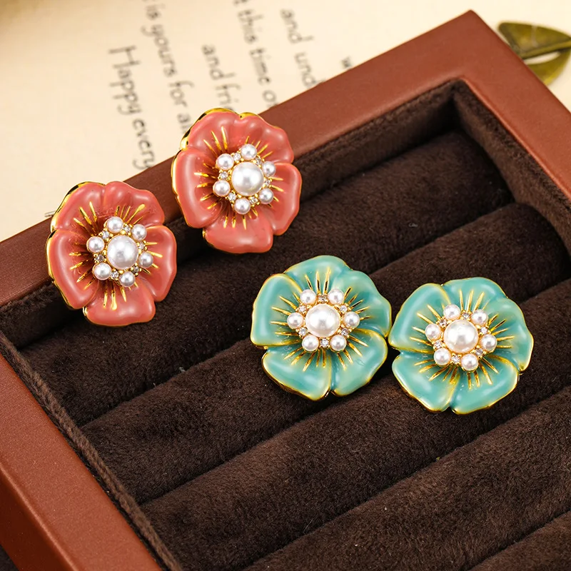 

French Dripping Glaze Camellia Earrings Pearls Retro Vintage Petals Fashionable Simple Gentle Small Earrings for Women