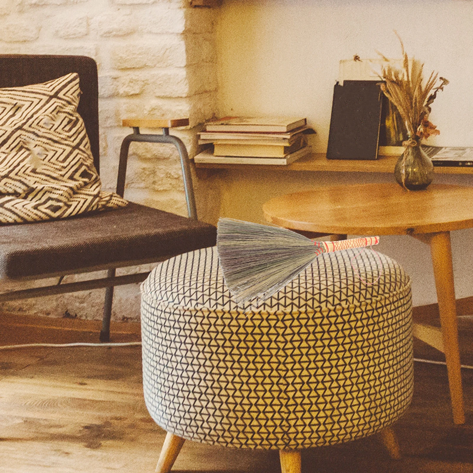 

Hand Woven Bamboo Small Broom Short Handle Manual Cleaning Broom Household Straw Woven Dust Remover Home Office Cleaning
