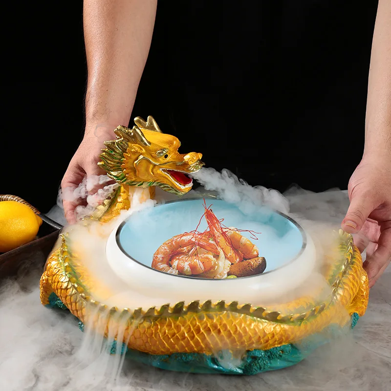 Panlong Hotel's distinctive dry ice tableware, boat-shaped beef hot pot restaurant, and creative plating tableware restaurant