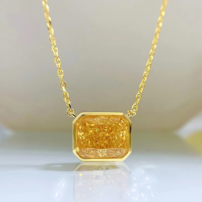 

2024 New Product 925 Silver Fragrant Wind Versatile Necklace Yellow Diamond Pendant with Light Luxury Instagram Style