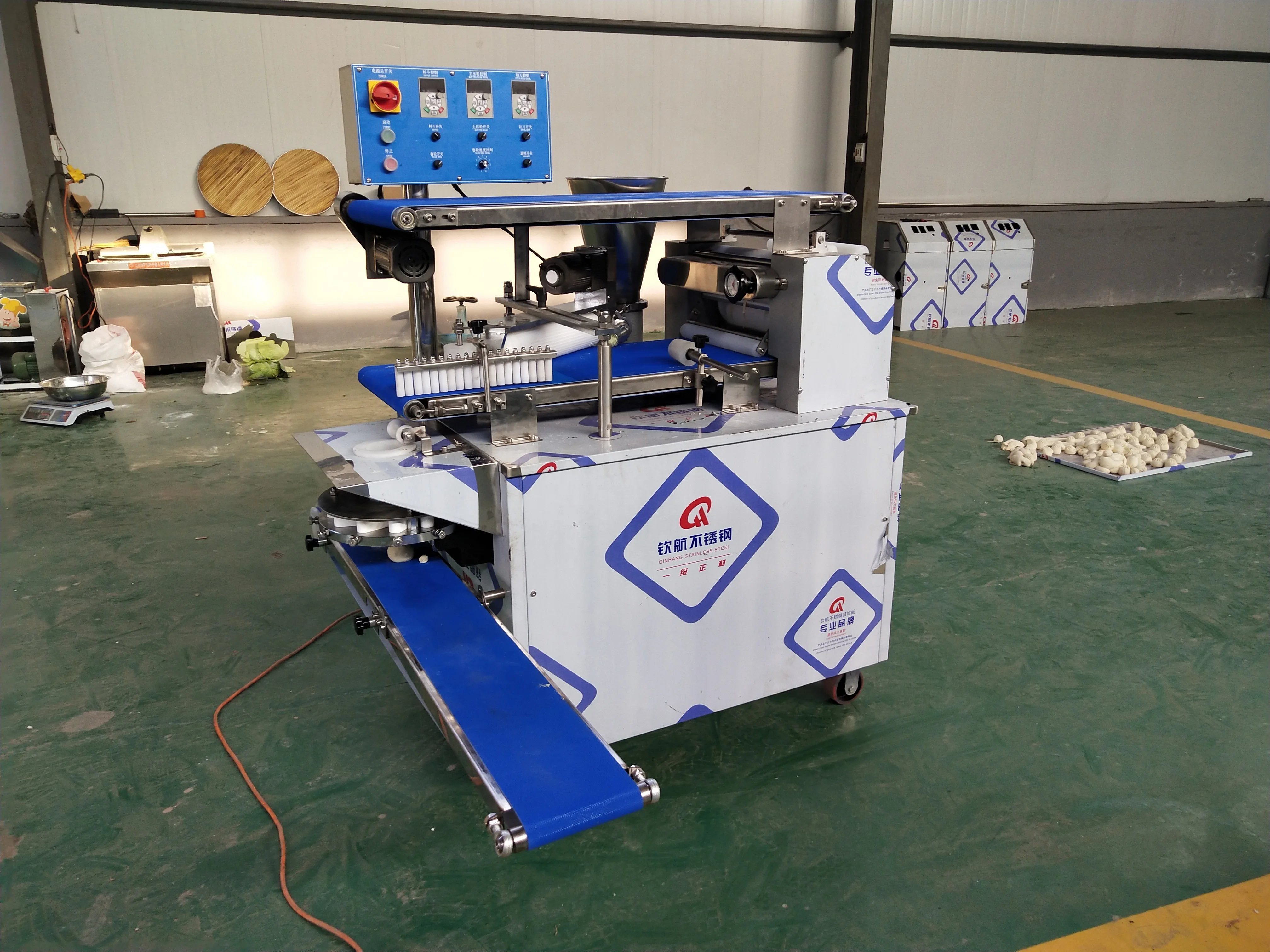 เครื่องทำซาลาเปาจีนอัตโนมัติเครื่องทำซาลาเปาด้วยมือ