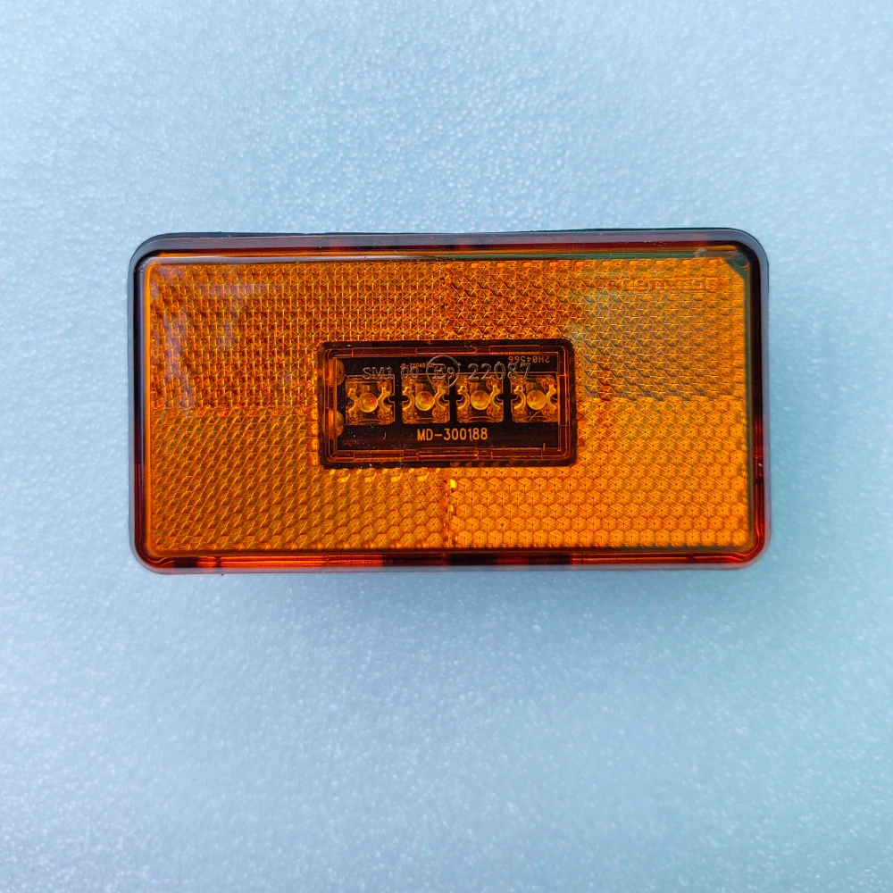 4LEDs 24V Side Marker LED Lights For Scania 5 6 Series P R Cabs